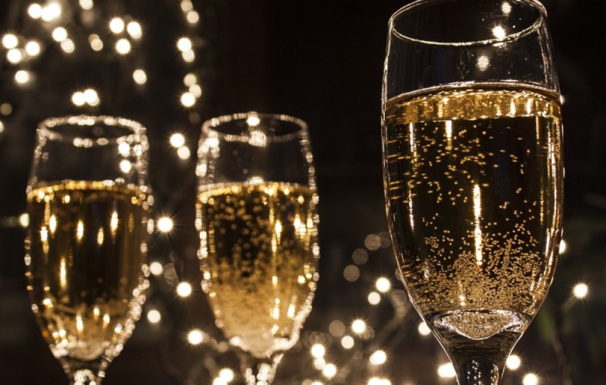 2 Xmas-Must &Eta;&mu;έ&rho;&epsilon;&sigmaf; &pi;&omicron;&upsilon; &Pi;&Rho;&Epsilon;&Pi;&Epsilon;&Iota; &nu;&alpha; &gamma;&epsilon;&upsilon;&tau;&epsilon;ί&sigmaf; &Pi;&Rho;&Iota;&Nu; &tau;&alpha; &Chi;&rho;&iota;&sigma;&tau;&omicron;ύ&gamma;&epsilon;&nu;&nu;&alpha;! !