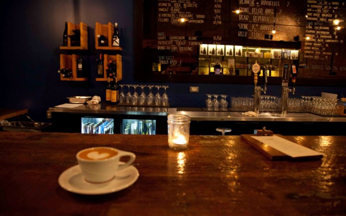 &Pi;&omicron;&iota;&alpha; &tau;&alpha; &beta;&alpha;&sigma;&iota;&kappa;ά &sigma;&tau;&omicron;&iota;&chi;&epsilon;ί&alpha; &gamma;&iota;&alpha; έ&nu;&alpha; coffee shop