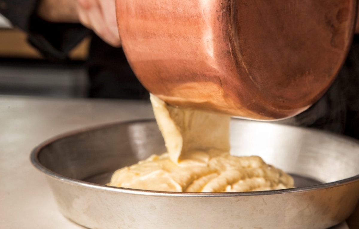 Creme Patissiere (&Kappa;&rho;έ&mu;&alpha; &Zeta;&alpha;&chi;&alpha;&rho;&omicron;&pi;&lambda;&alpha;&sigma;&tau;&iota;&kappa;ή&sigmaf;)