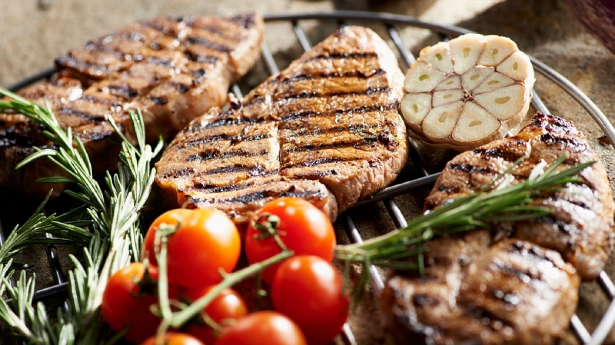 &Chi;&omicron;&iota;&rho;&iota;&nu;ό&sigmaf; &lambda;&alpha;&iota;&mu;ό&sigmaf; &mu;&epsilon; bbq &sigma;&omega;&sigmaf; &kappa;&alpha;&iota; &psi;&eta;&tau;έ&sigmaf; &pi;&alpha;&tau;ά&tau;&epsilon;&sigmaf;